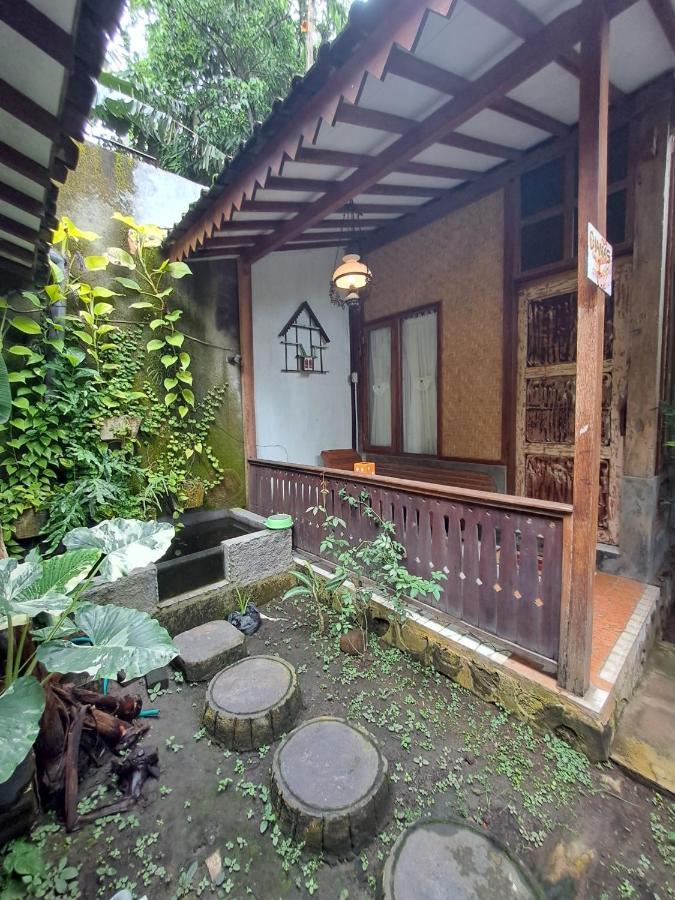 Diana'S Homestay Баньюванги Экстерьер фото