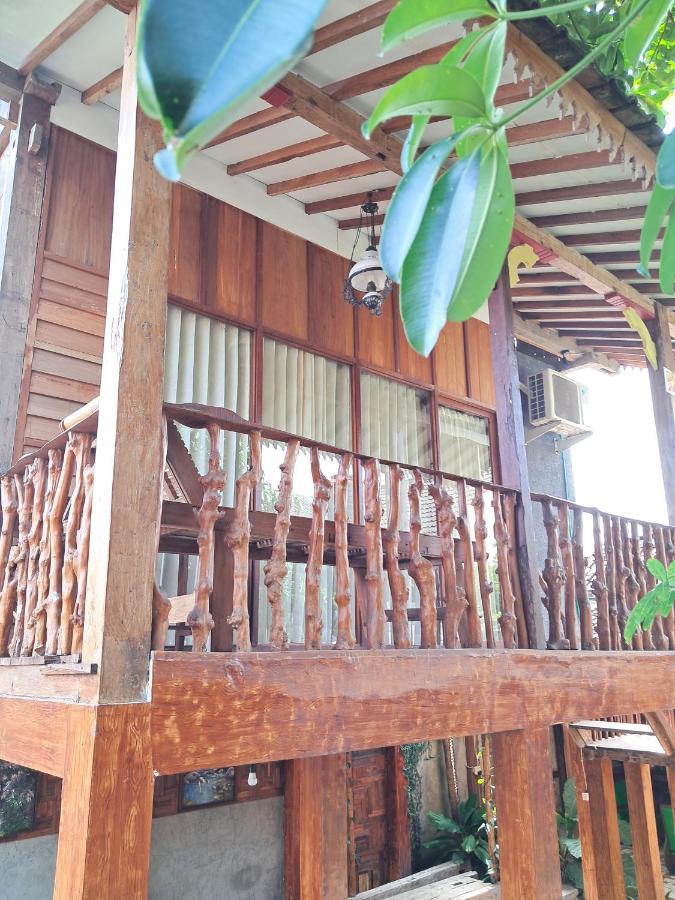 Diana'S Homestay Баньюванги Экстерьер фото