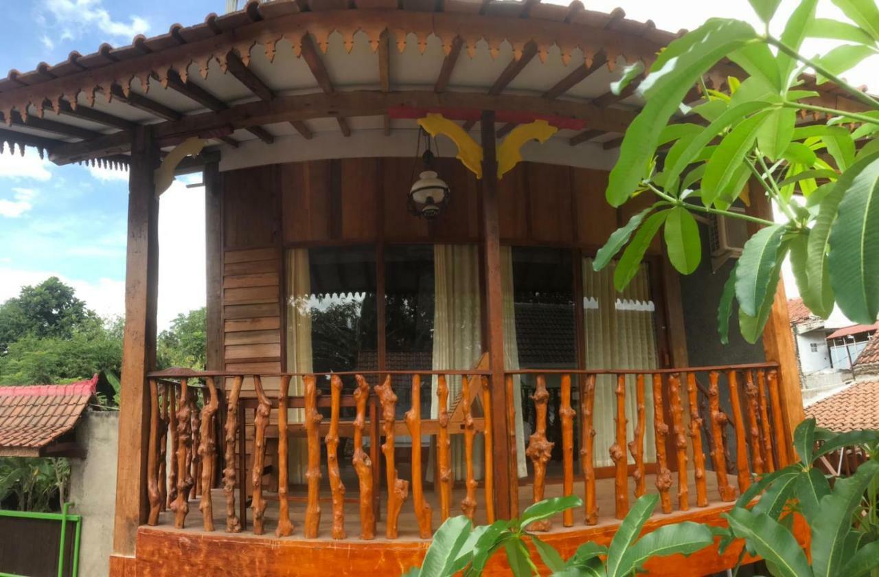 Diana'S Homestay Баньюванги Экстерьер фото